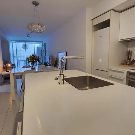 شقة Ibiza - - Sleeps 4 - Parking - Pool